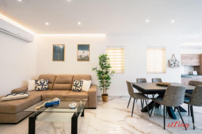 Beautiful Holiday Home with Private Rooftop Pool